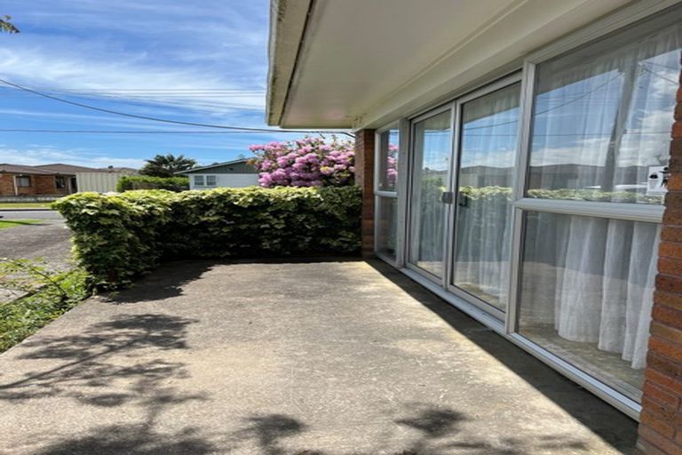 Photo of property in 1/17 Doment Crescent, Orewa, 0931