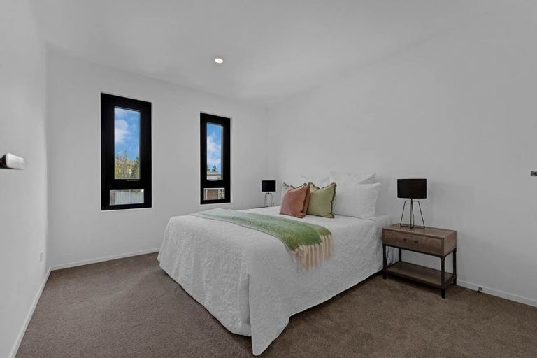 Photo of property in 2d Gordon Stanley Drive, Massey, Auckland, 0614