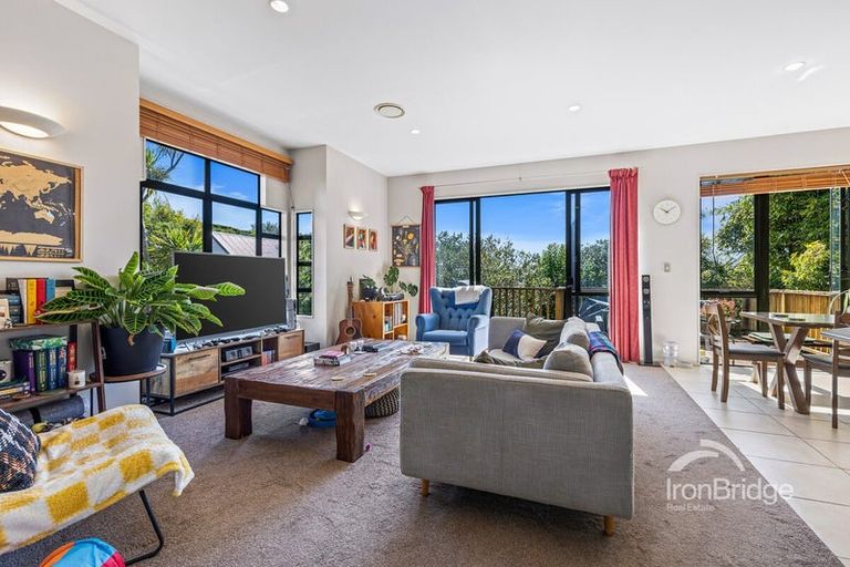 Photo of property in 2/667 East Coast Road, Browns Bay, Auckland, 0630