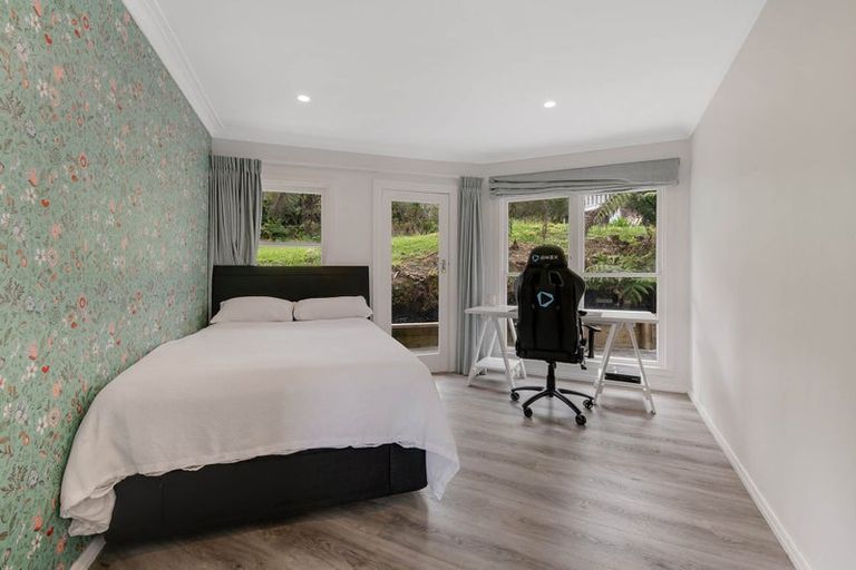 Photo of property in 6 Lancelot Road, Orewa, 0931