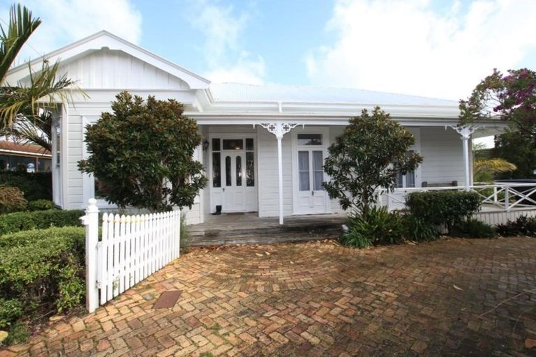 Photo of property in 14 Sinclair Street, Devonport, Auckland, 0624