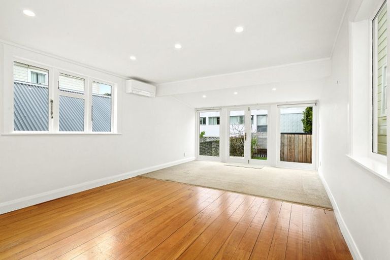 Photo of property in 67 Brougham Street, Mount Victoria, Wellington, 6011