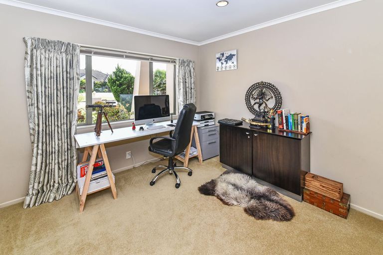 Photo of property in 12 Crannog Fen, Wattle Downs, Auckland, 2103