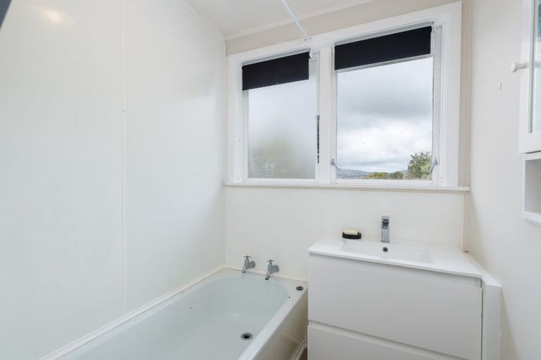 Photo of property in 9 Arene Grove, Titahi Bay, Porirua, 5022