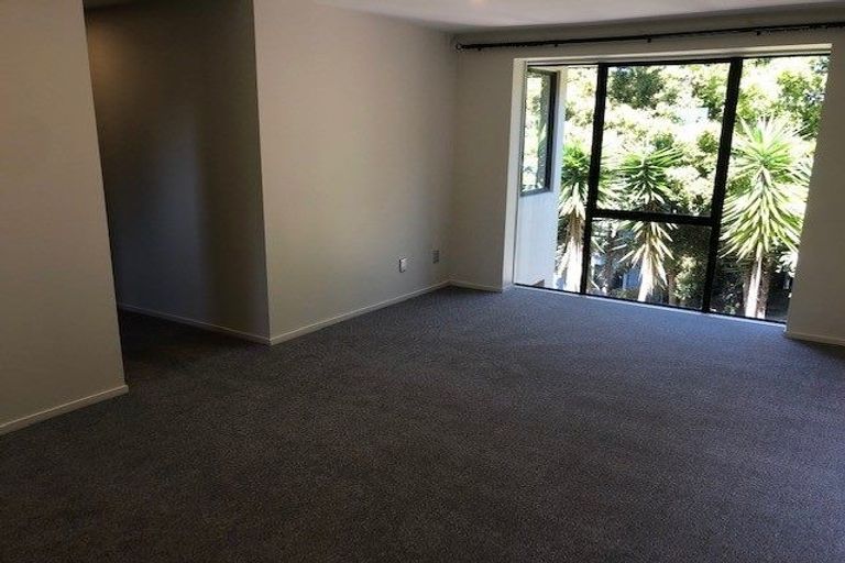 Photo of property in 90a Braemar Road, Castor Bay, Auckland, 0620