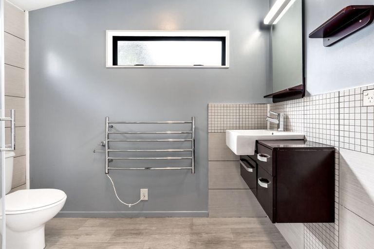 Photo of property in 9 Ginders Drive, Massey, Auckland, 0614