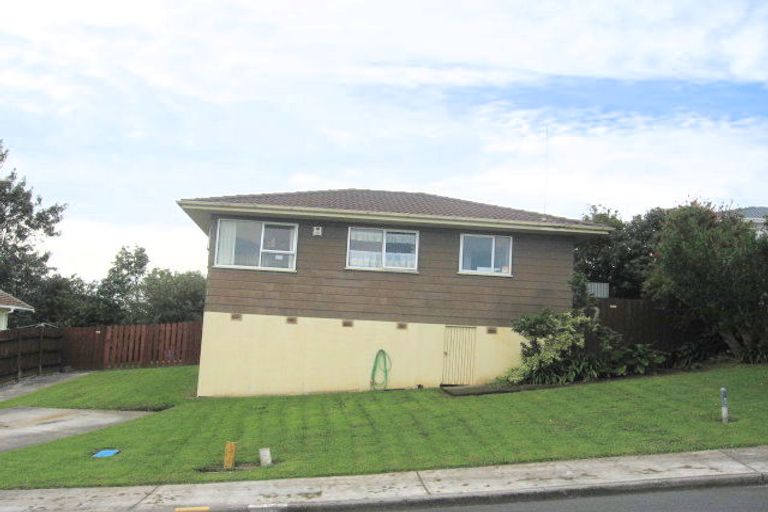 Photo of property in 6 Struan Place, Highland Park, Auckland, 2010