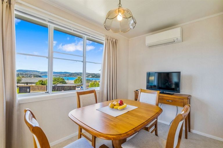 Photo of property in 32 Rangituhi Crescent, Takapuwahia, Porirua, 5022