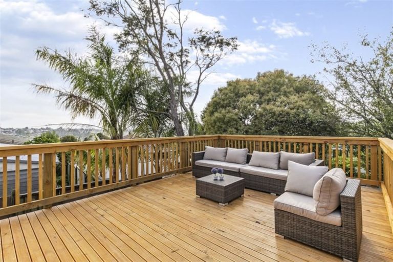 Photo of property in 65 Reynella Drive, Massey, Auckland, 0614