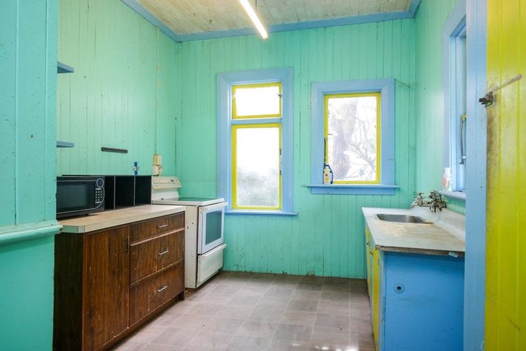 Photo of property in 60 Gladstone Road, Dalmore, Dunedin, 9010