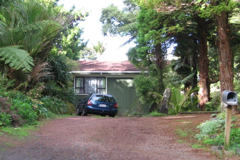 Photo of property in 282 Shaw Road, Titirangi, Auckland, 0604