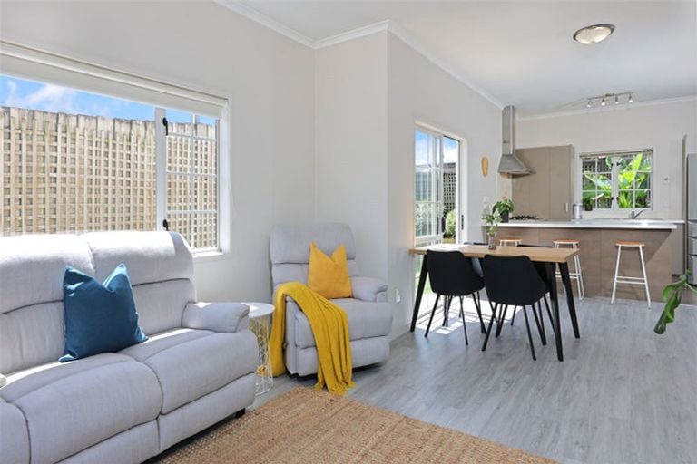 Photo of property in 36 Mulvaney Crescent, Henderson, Auckland, 0612