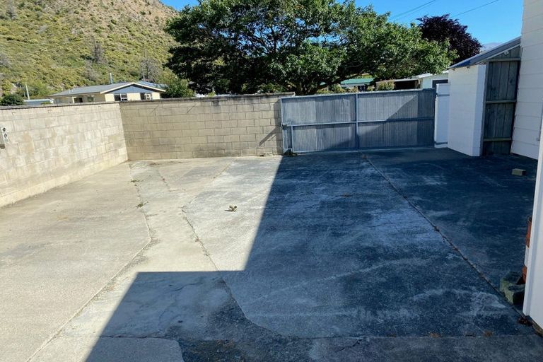 Photo of property in 85 Bledisloe Street, Kurow, 9435