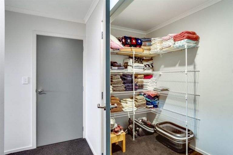 Photo of property in 11 Hawea Place, Poraiti, Napier, 4112