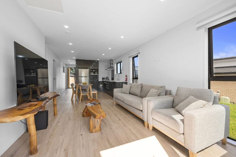 Photo of property in 16 Taupata Lane, Helensville, 0800