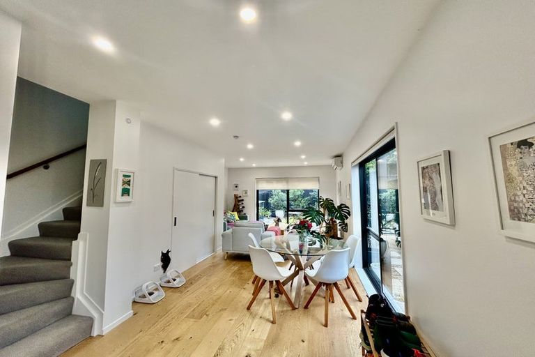 Photo of property in 1a Lowe Street, Belmont, Auckland, 0622