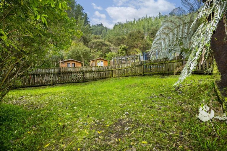 Photo of property in 144 Pinehaven Road, Pinehaven, Upper Hutt, 5019