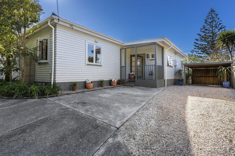 Photo of property in 228 Beach Haven Road, Beach Haven, Auckland, 0626