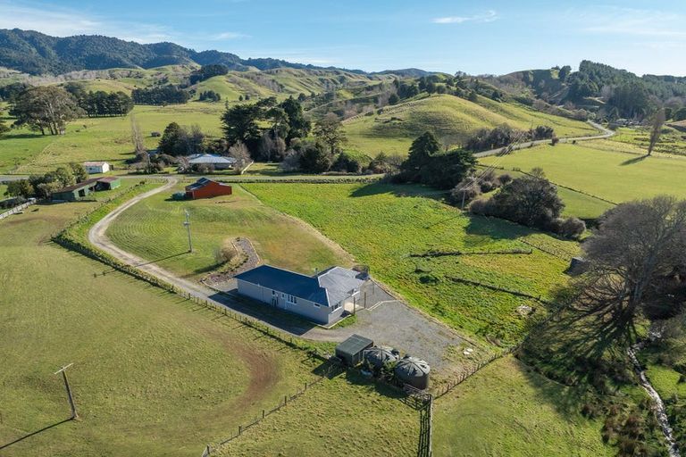 Photo of property in 4 North Road, Mauriceville, Masterton, 5882