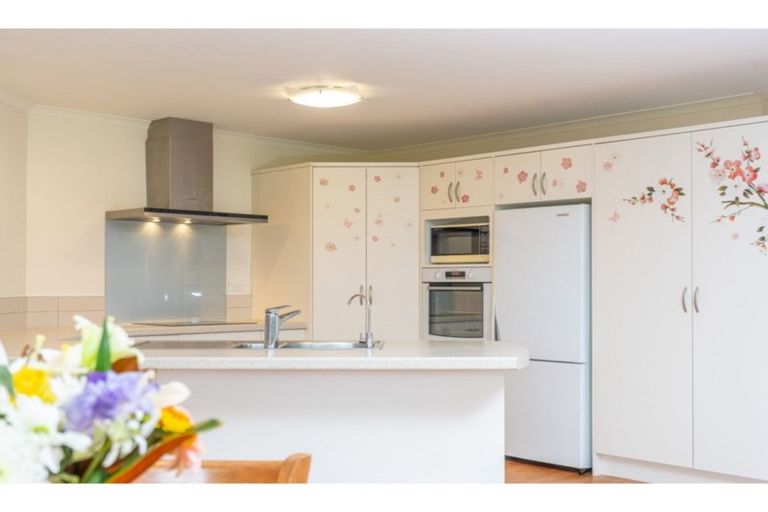 Photo of property in 27 Carrington Drive, Carterton, 5713