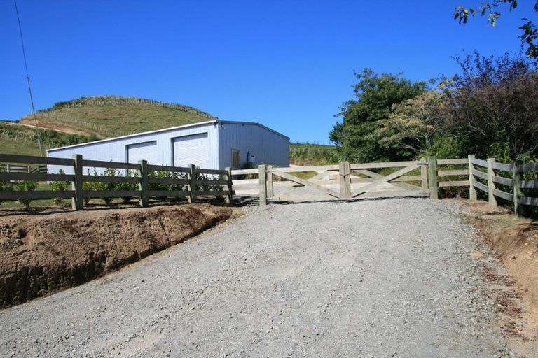 Photo of property in 196 Tarata Road, Inglewood, 4387