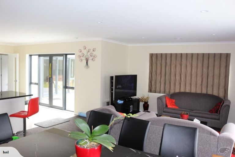 Photo of property in 10 Bickerton Rise, Churton Park, Wellington, 6037