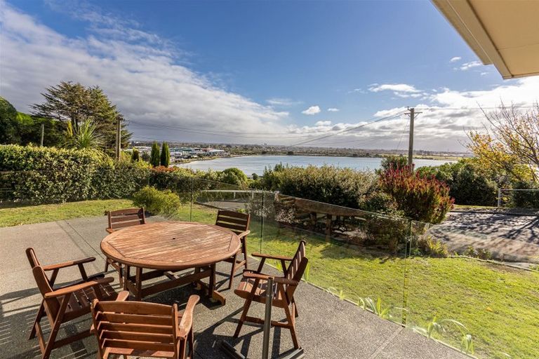 Photo of property in 18 Saint Andrews Hill Road, Mount Pleasant, Christchurch, 8081