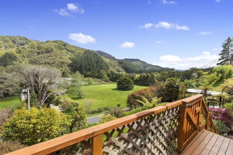 Photo of property in 284 Moores Valley Road, Wainuiomata, 5373