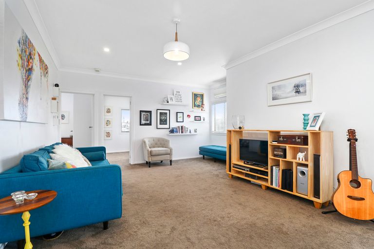 Photo of property in 71 Rosier Road, Glen Eden, Auckland, 0602