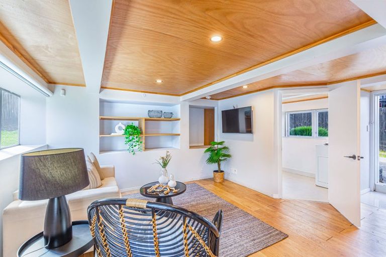 Photo of property in 17 Castaing Crescent, Te Atatu South, Auckland, 0610