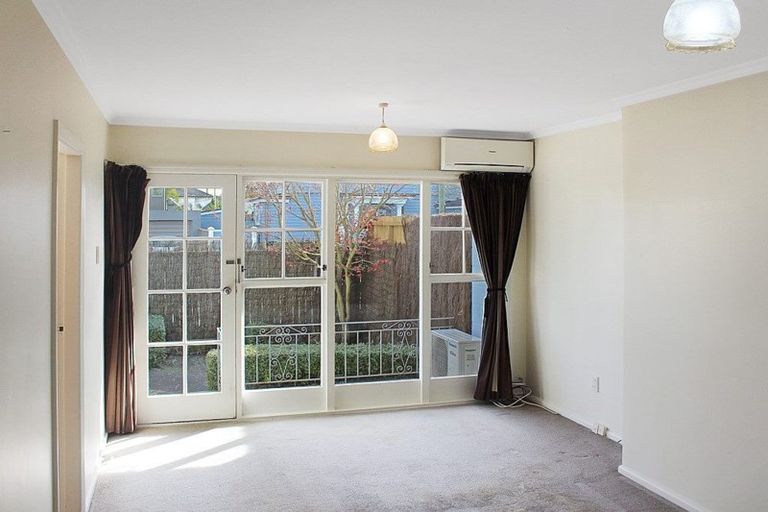 Photo of property in 2/104 Office Road, Merivale, Christchurch, 8014