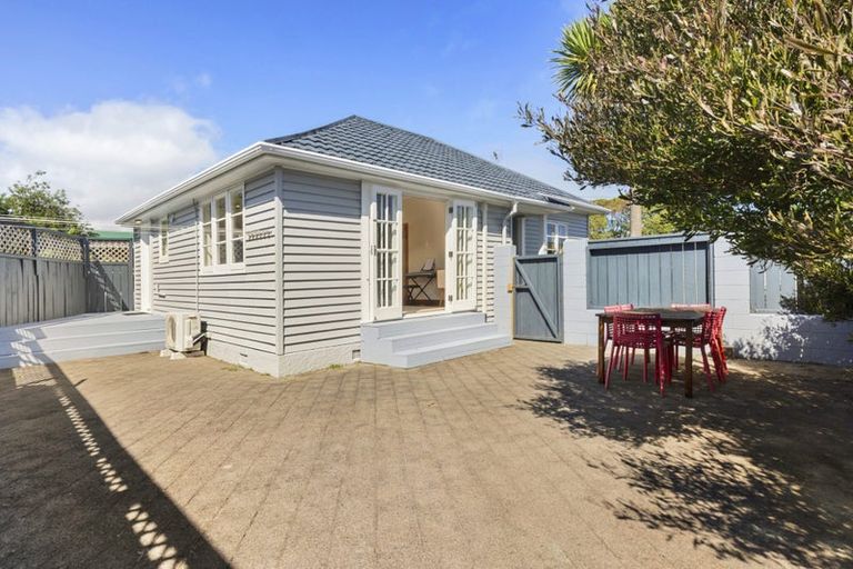 Photo of property in 14 Wayside, Miramar, Wellington, 6022