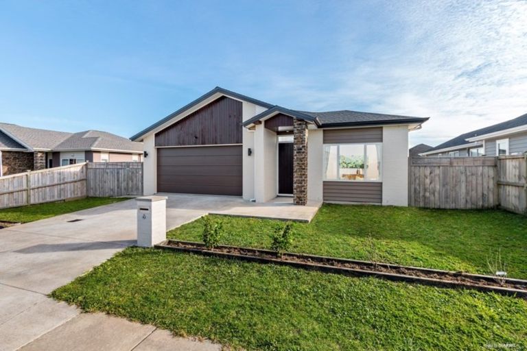 Photo of property in 6 Paso Fino Crescent, Karaka, Papakura, 2113