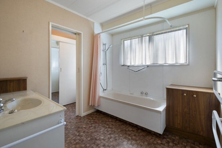 Photo of property in 12 Cargill Grove, Kelvin Grove, Palmerston North, 4414