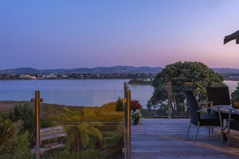 Photo of property in 17 Stratford Place, Otumoetai, Tauranga, 3110