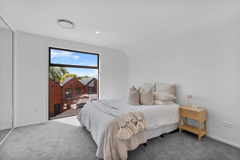 Photo of property in 2/11 Donald Place, St Albans, Christchurch, 8014