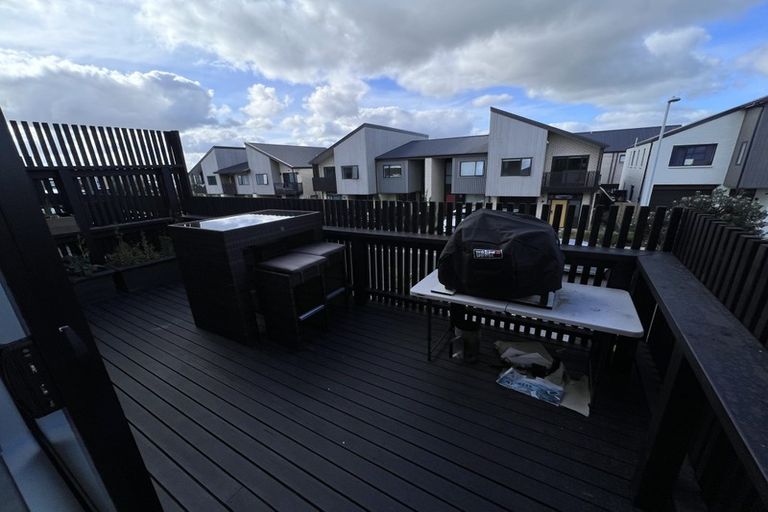 Photo of property in 7 Desalt Drive, Hobsonville, Auckland, 0616