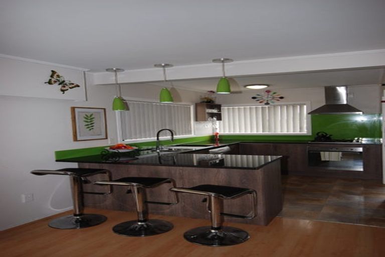 Photo of property in 1/10 Anne Road, Hillcrest, Auckland, 0627