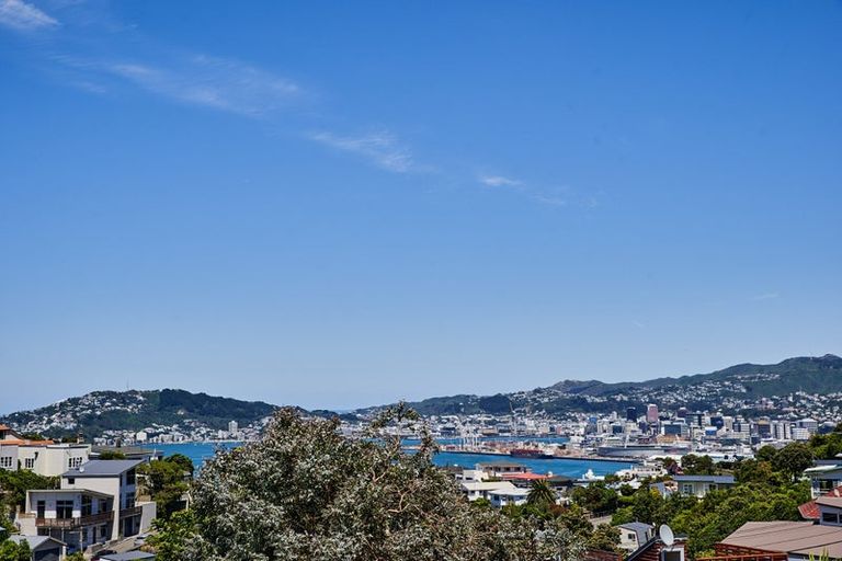 Photo of property in 24d Mandalay Terrace, Khandallah, Wellington, 6035