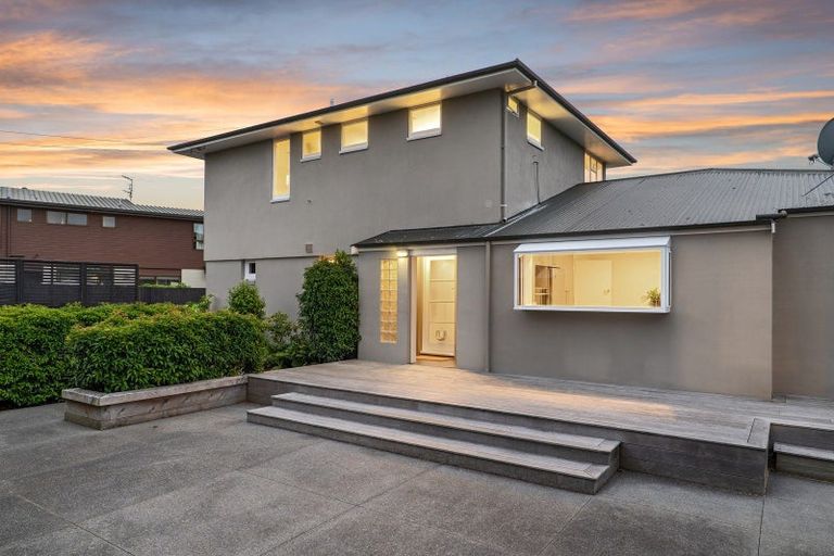 Photo of property in 9 Grassmere Street, Papanui, Christchurch, 8052