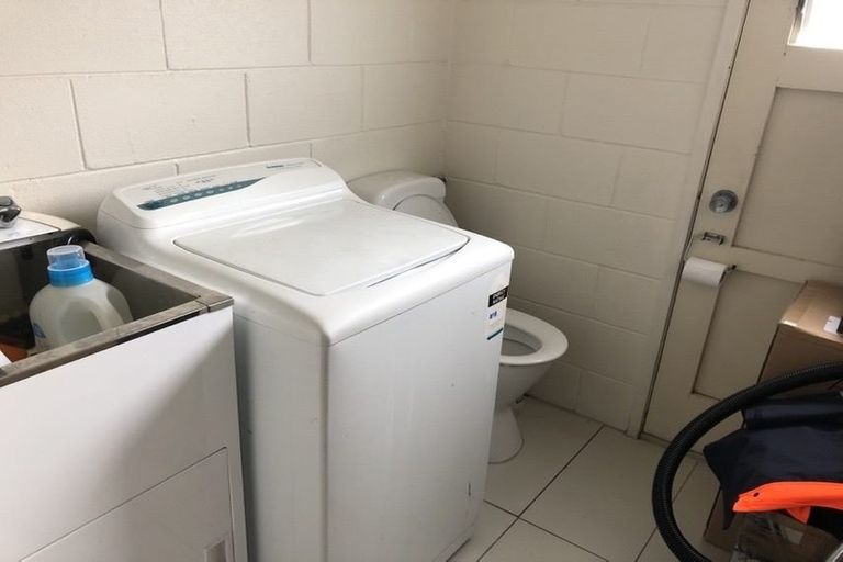 Photo of property in 3/5 Glen Road, Browns Bay, Auckland, 0630