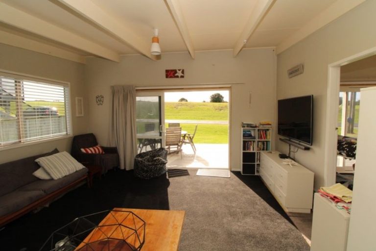 Photo of property in 37 Bluff Road, Kuaotunu West, Whitianga, 3592
