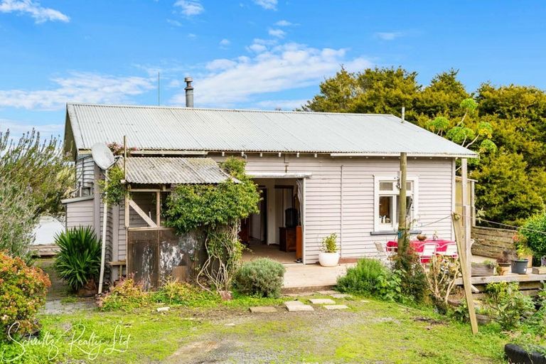 Photo of property in 227 Mountain Road, Maungaturoto, 0587