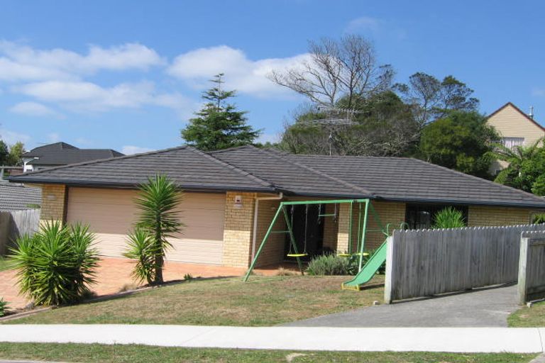 Photo of property in 14 Greenleaf Way, Northcross, Auckland, 0630