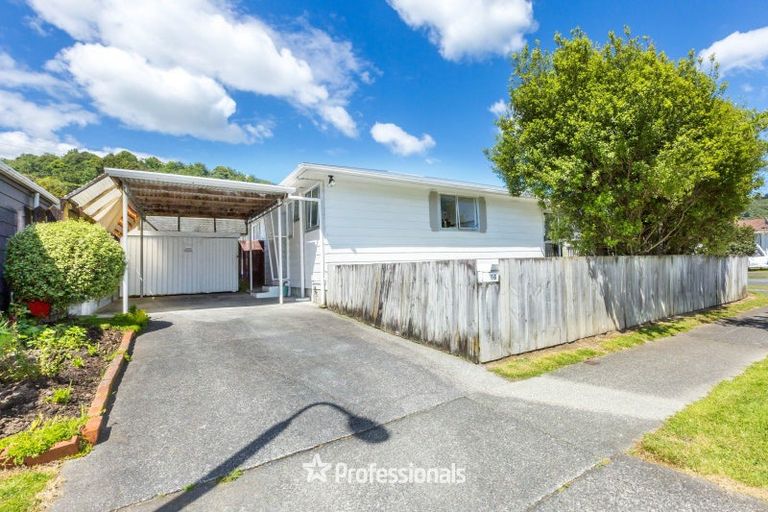 Photo of property in 1/56 Gemstone Drive, Birchville, Upper Hutt, 5018