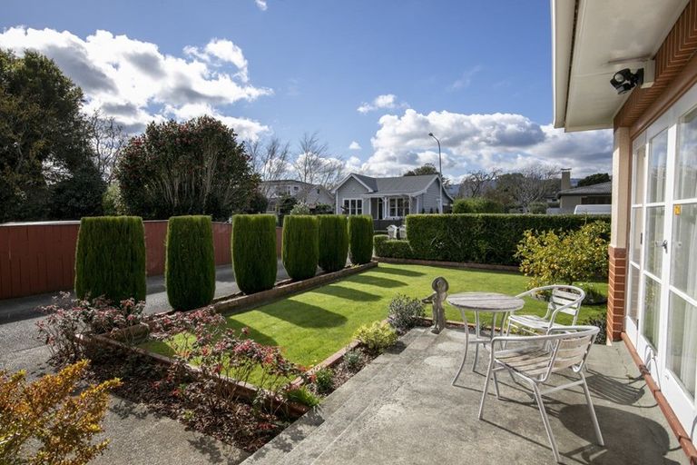 Photo of property in 21 Military Road, Boulcott, Lower Hutt, 5010