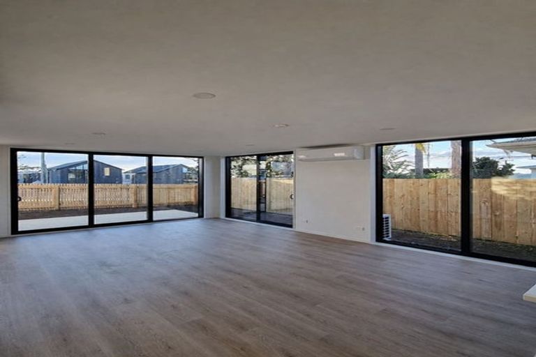 Photo of property in 251 Rangatira Road, Beach Haven, Auckland, 0626