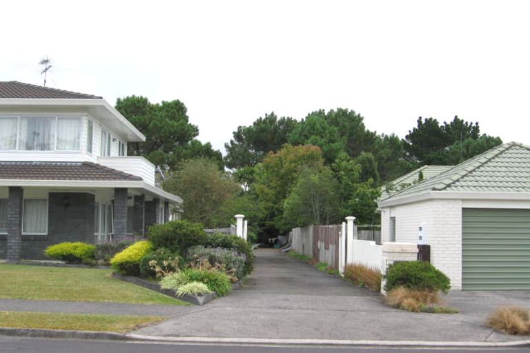 Photo of property in 1/9 Mandica Place, Sunnynook, Auckland, 0632