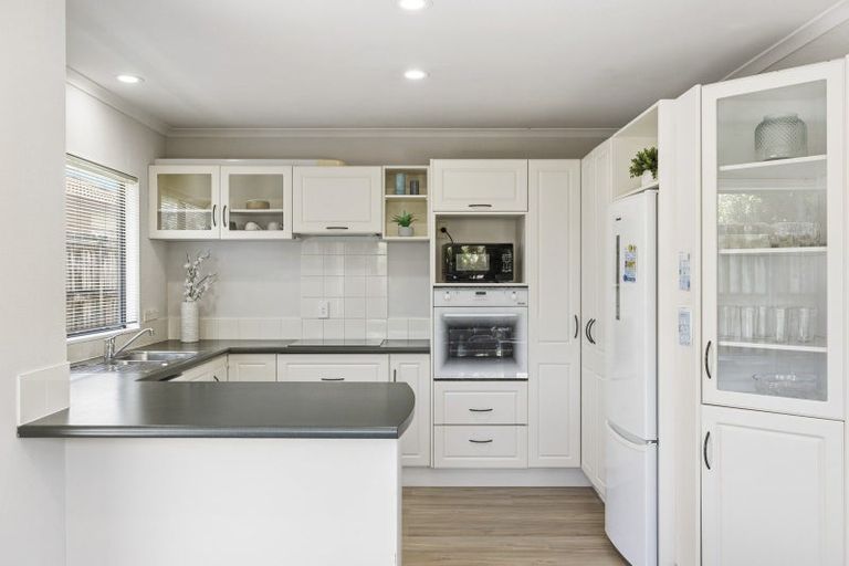 Photo of property in 53 Dalton Drive, Papamoa Beach, Papamoa, 3118