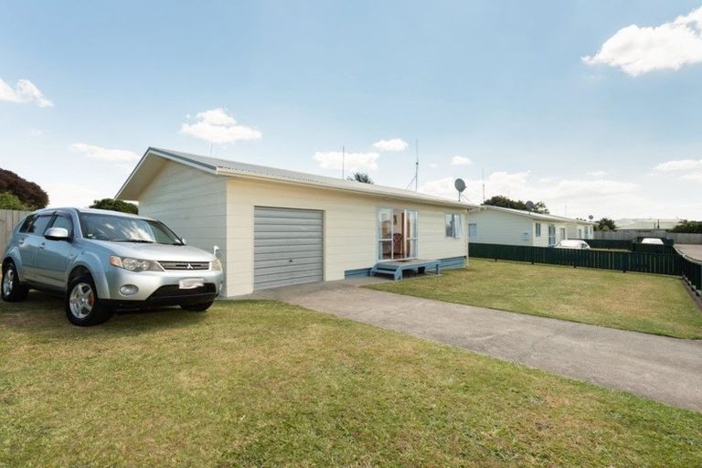 Photo of property in 16 Harris Street, Naenae, Lower Hutt, 5011